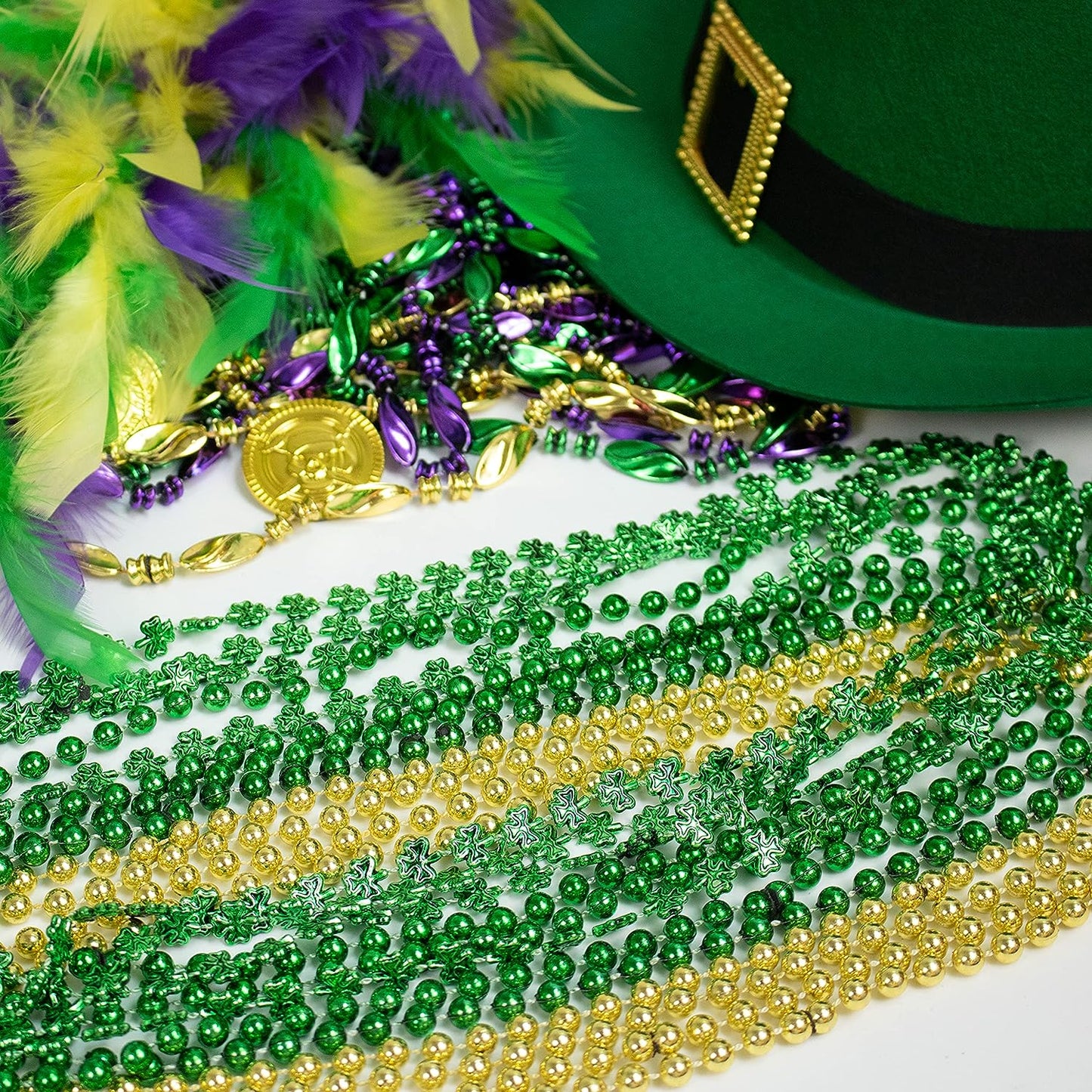 GIFTEXPRESS Collar de cuentas de Mardi Gras de 33 pulgadas, collar de cuentas de trébol de oro verde metálico (paquete de 12)