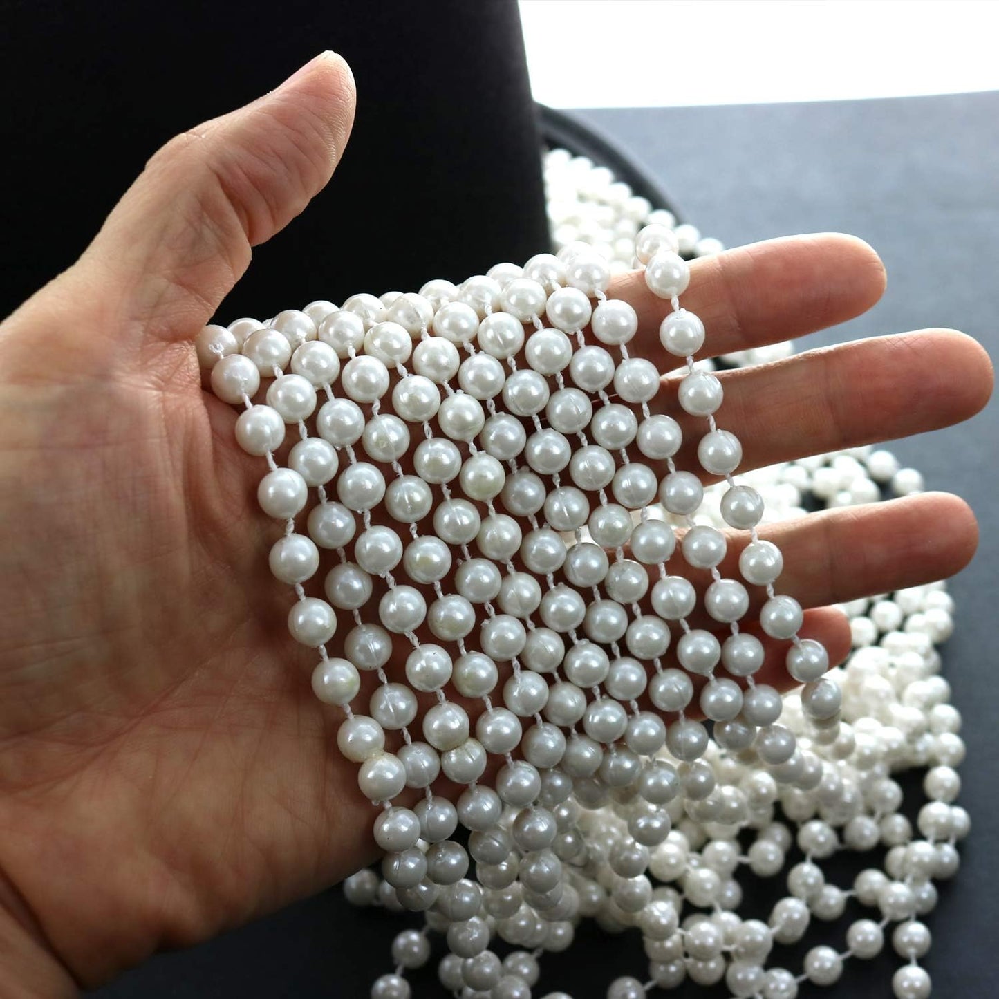 GIFTEXPRESS Collares de perlas blancas de 48"